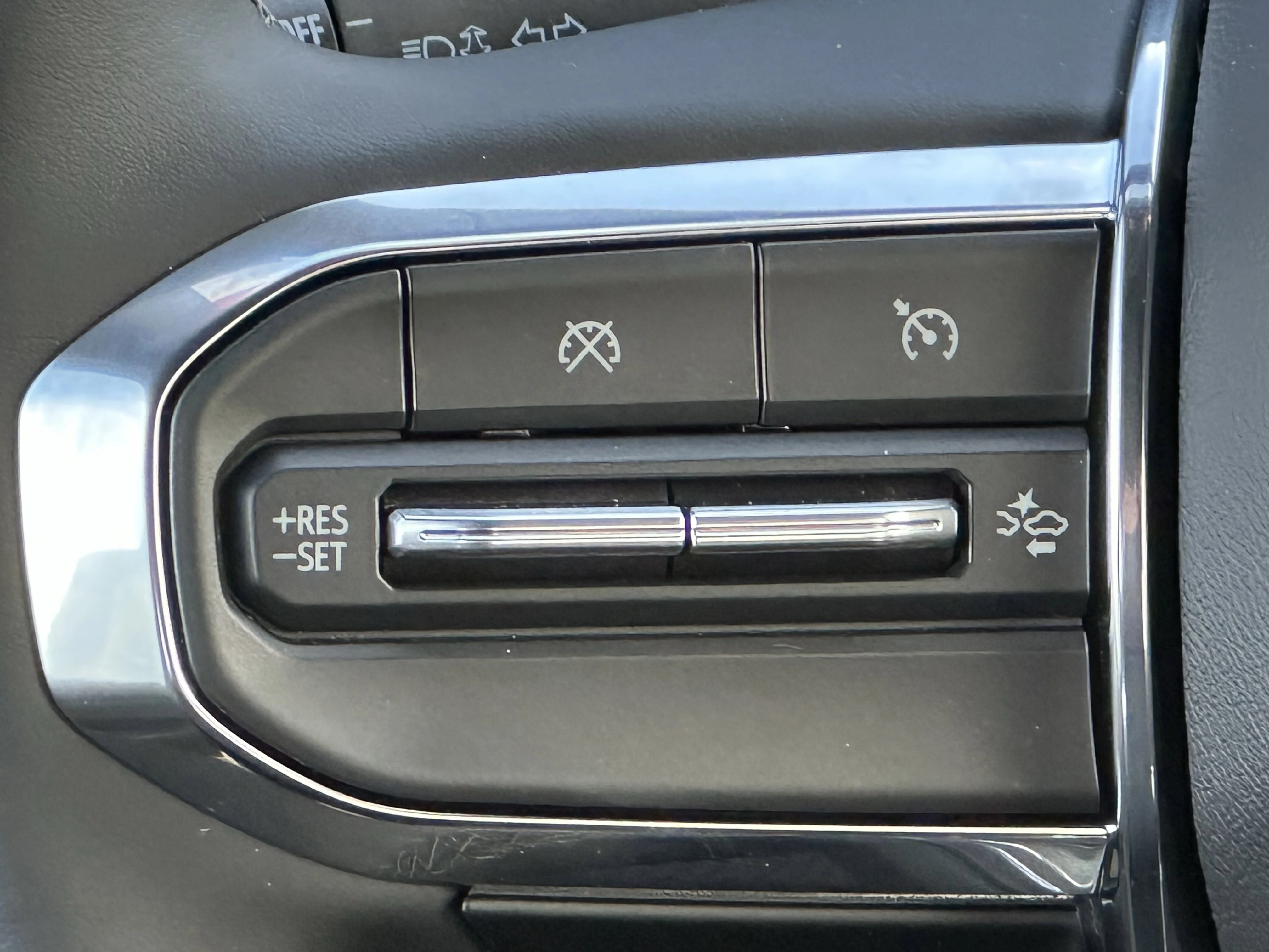 New 2026 Onyx Black GMC Elevation image 10