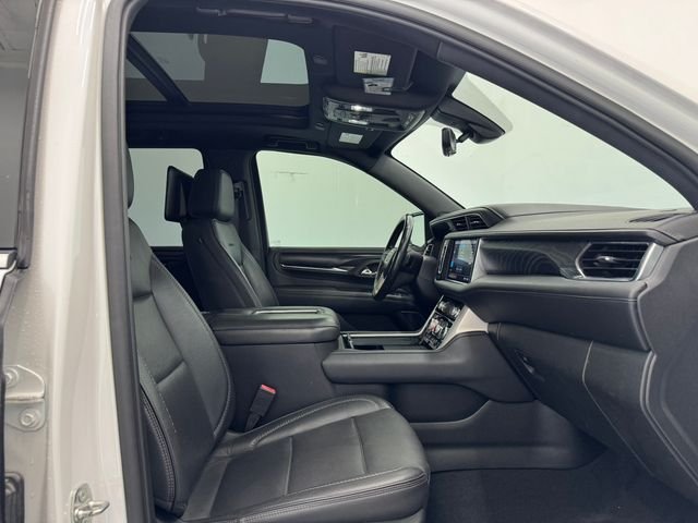 Used 2021 White Frost Tricoat GMC Denali image 18