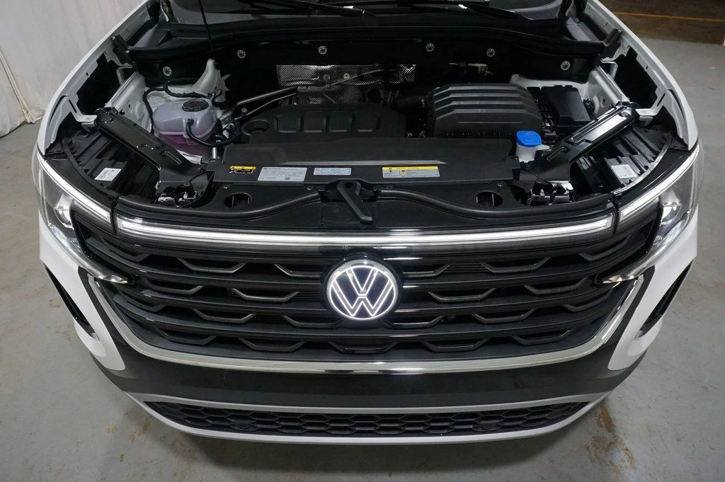 2025 Volkswagen Atlas Cross Sport SE w/Tech - Photo 30