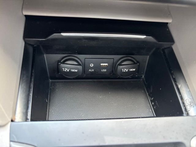 Used 2017 Lakeside Blue Hyundai SE image 27
