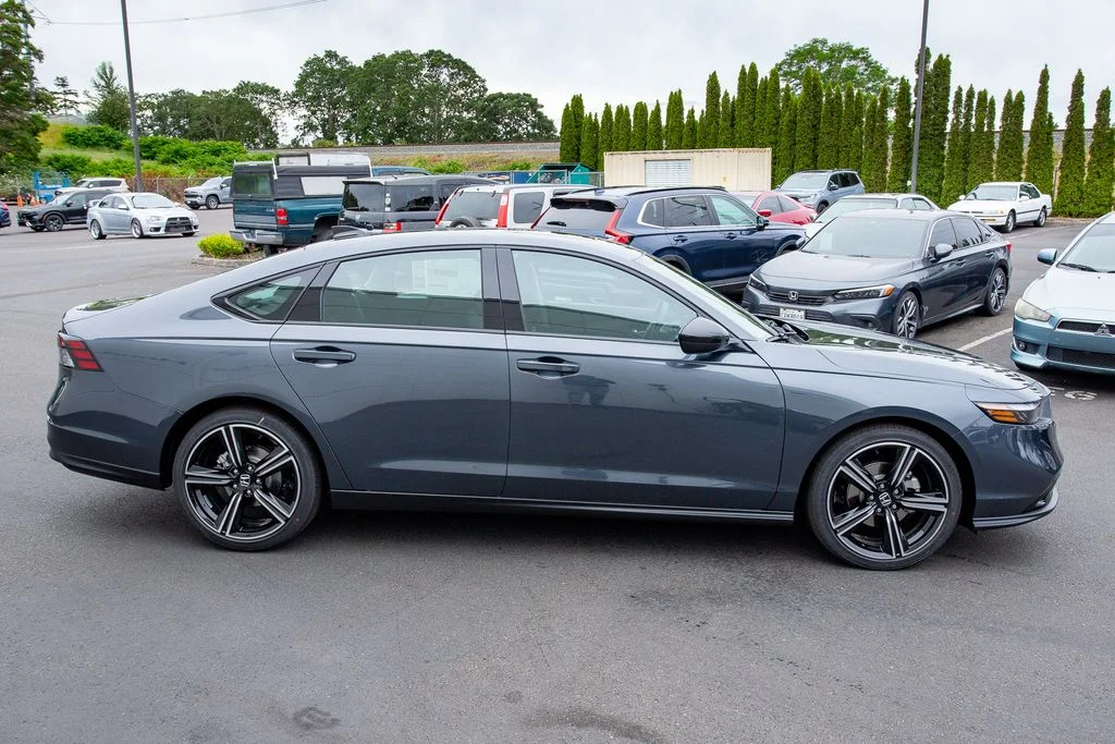 New 2026 Meteorite Gray Metallic Honda SE image 5