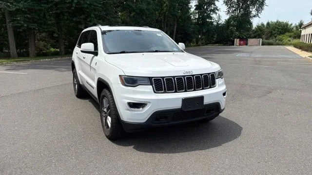 Used 2020 Bright White Clearcoat Jeep Laredo image 17