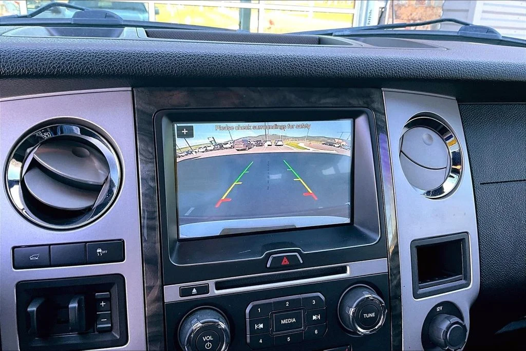 Used 2017 White Ford Limited image 21
