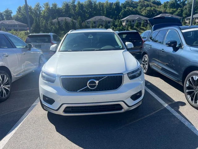 2021 Volvo XC40 Momentum