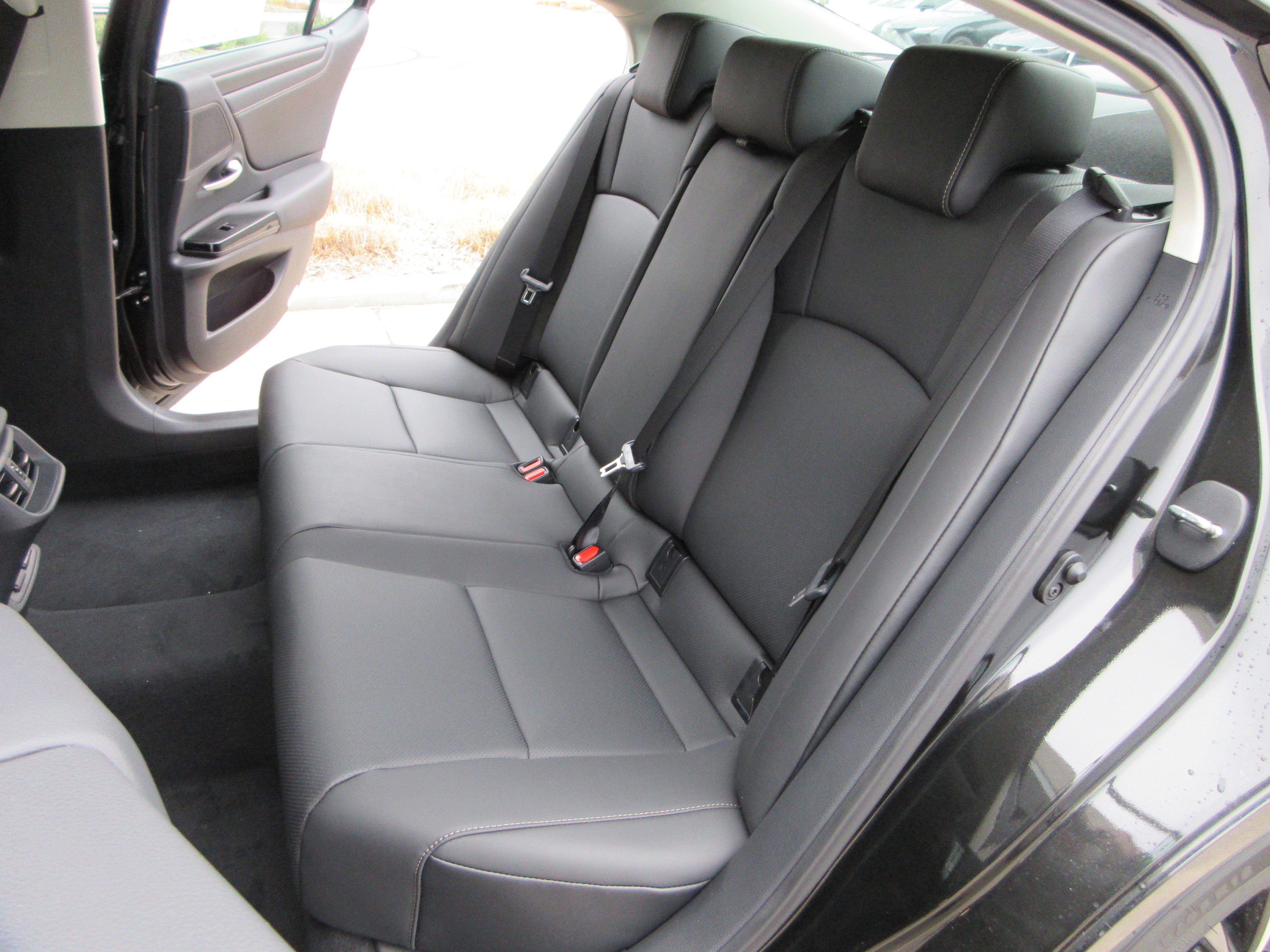 2025 Lexus ES 350 - Photo 21