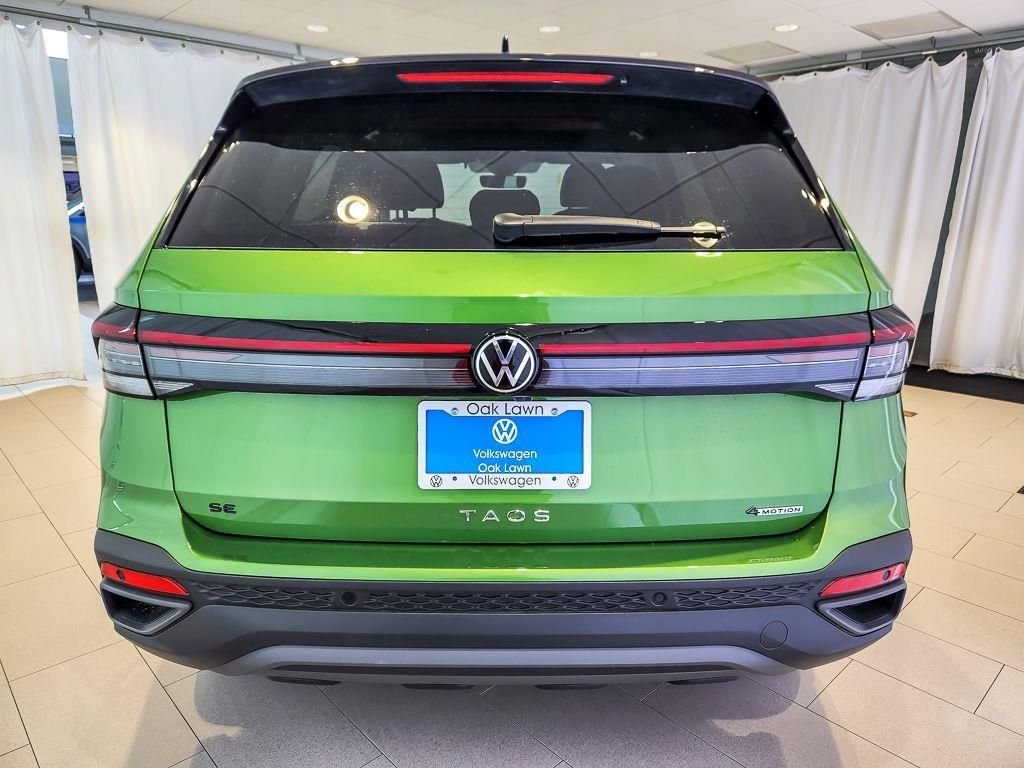 New 2026 Bright Moss Green W/Deep Black Roof Volkswagen 1.5T SE Black image 4