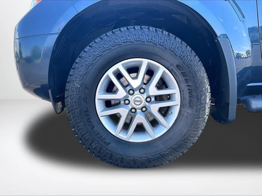 Used 2015 Blue Nissan SV image 9