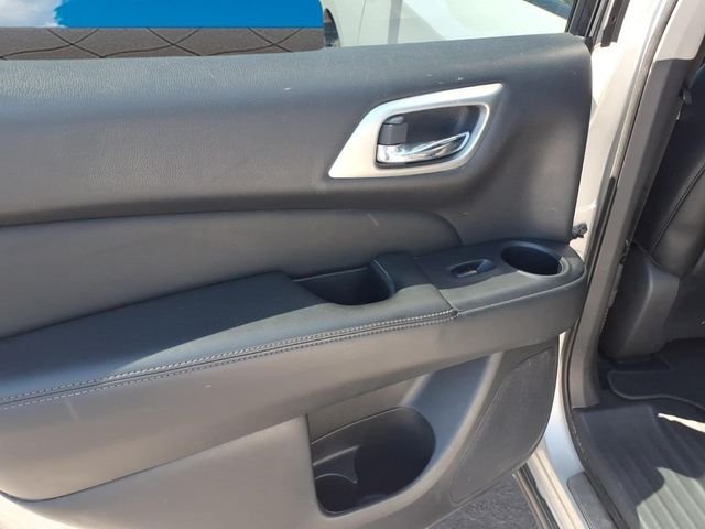 Used 2015 Silver Nissan Platinum image 15