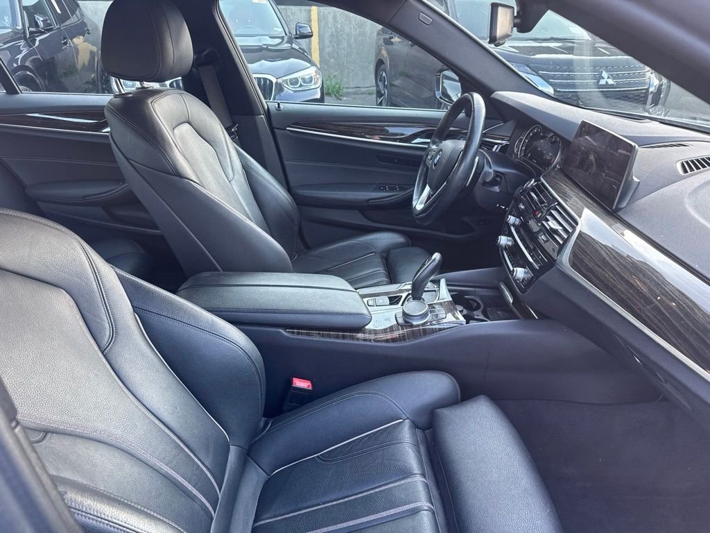 Used 2019 Silver BMW 530i xDrive image 13