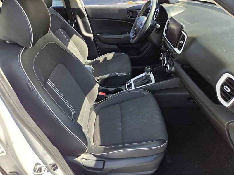 Used 2022 White Hyundai Limited image 15