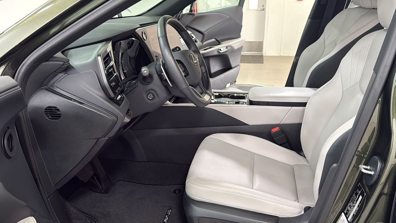 Used 2025 Green Lexus 350h Premium image 12
