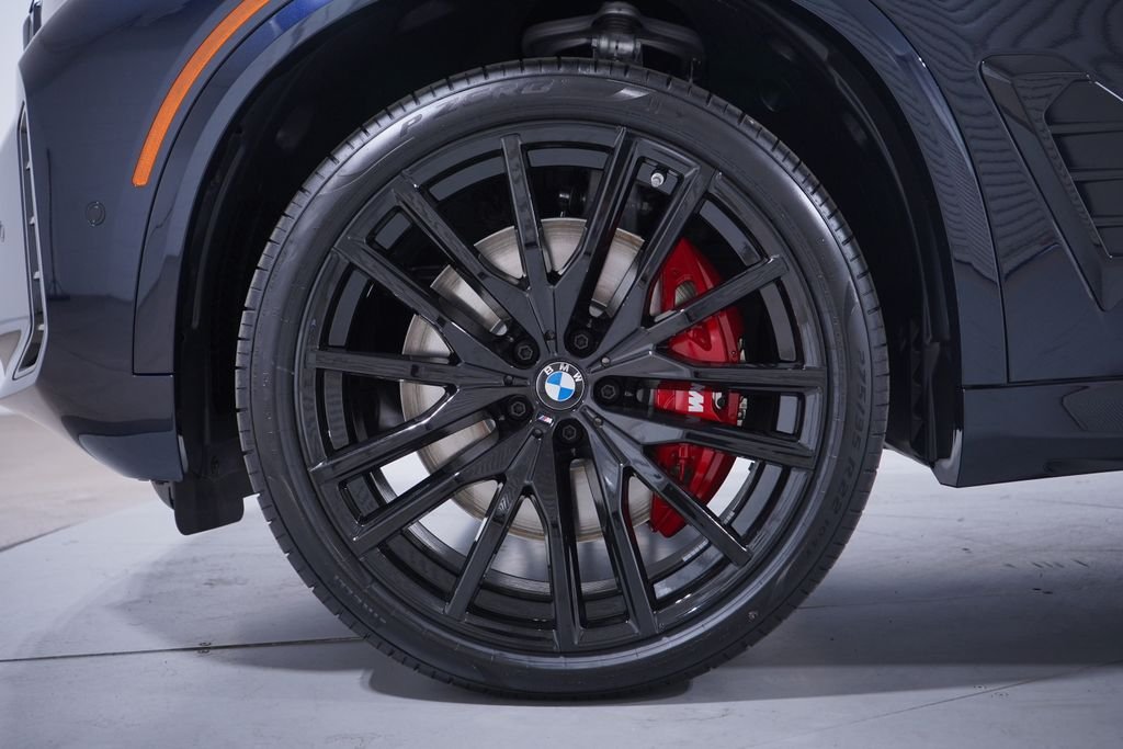 Used 2026 Carbon Black Metallic BMW M60i image 2