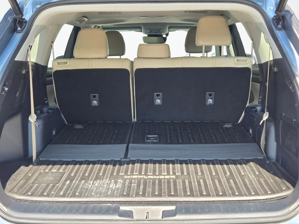 Used 2021 Blue Toyota XLE image 8
