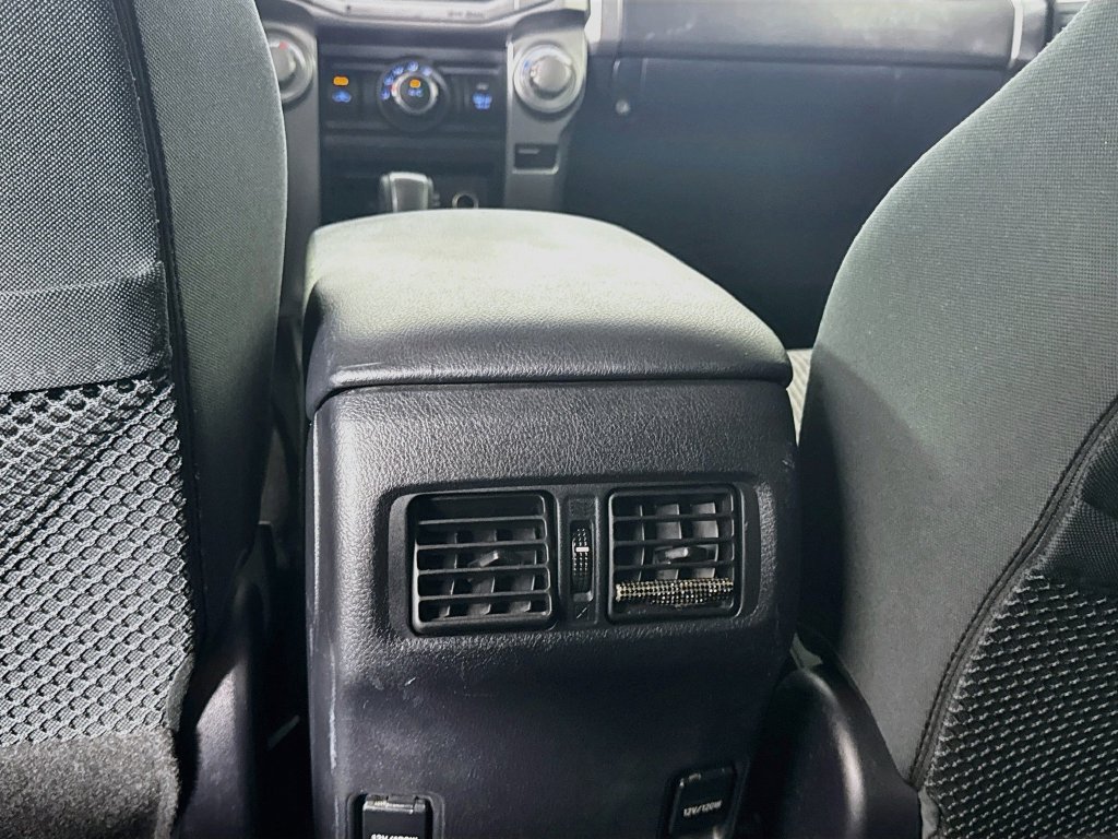 Used 2018 Midnight Black Metallic Toyota SR5 image 27