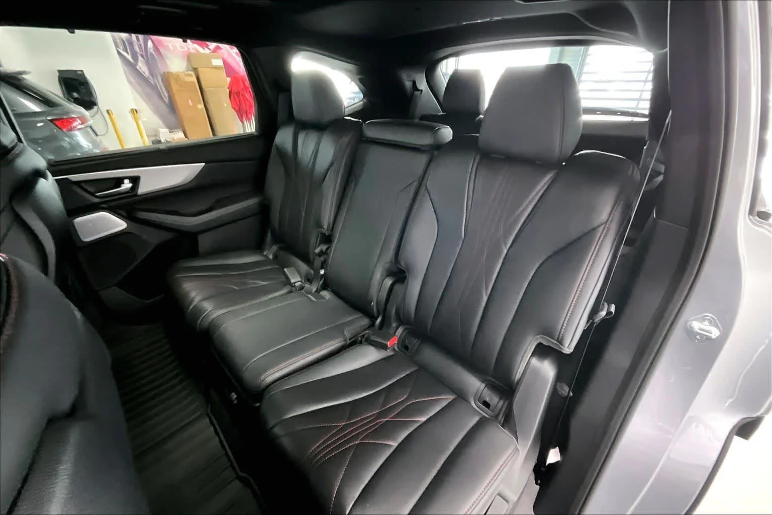 New 2026 Solar Silver Metallic Acura w/A-Spec Advance Package image 13