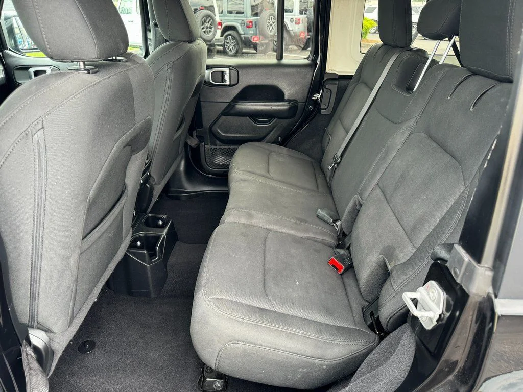Used 2020 Black Jeep Unlimited Sahara image 22