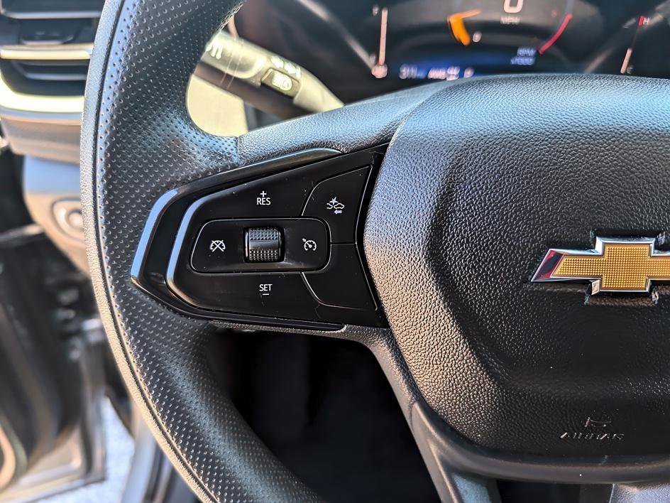 Used 2025 Sterling Gray Metallic Chevrolet LT image 19