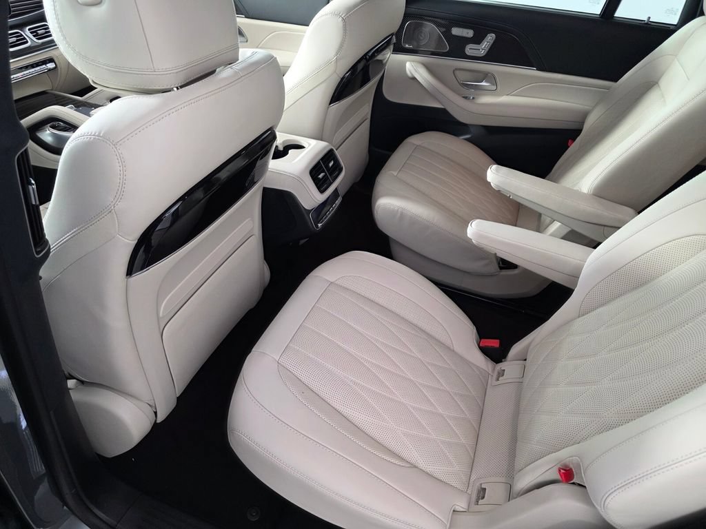 New 2026 MANUFAKTUR Silicon Grey Mercedes-Benz AMG® GLS 63 4MATIC+ SUV image 32