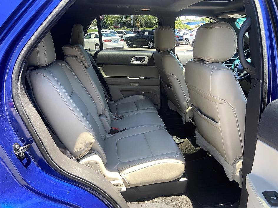 Used 2015 Blue Metallic Ford XLT image 19