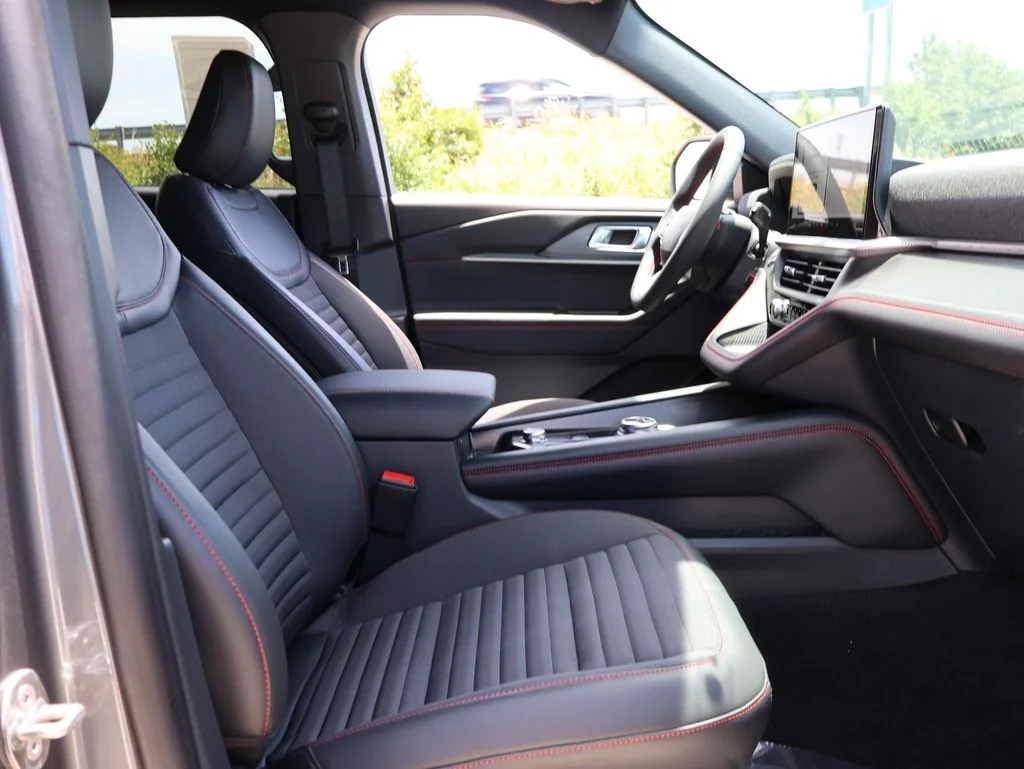 New 2026 Carbonized Gray Metallic Ford ST-Line image 9