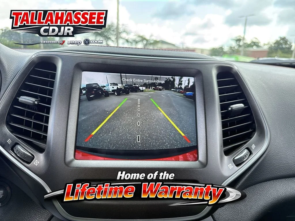 Used 2021 Orange Jeep Trailhawk image 25