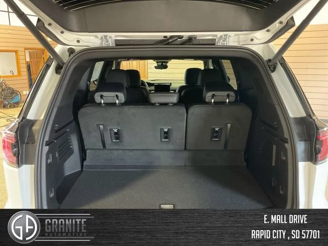 2025 GMC Acadia AT4 - Photo 12