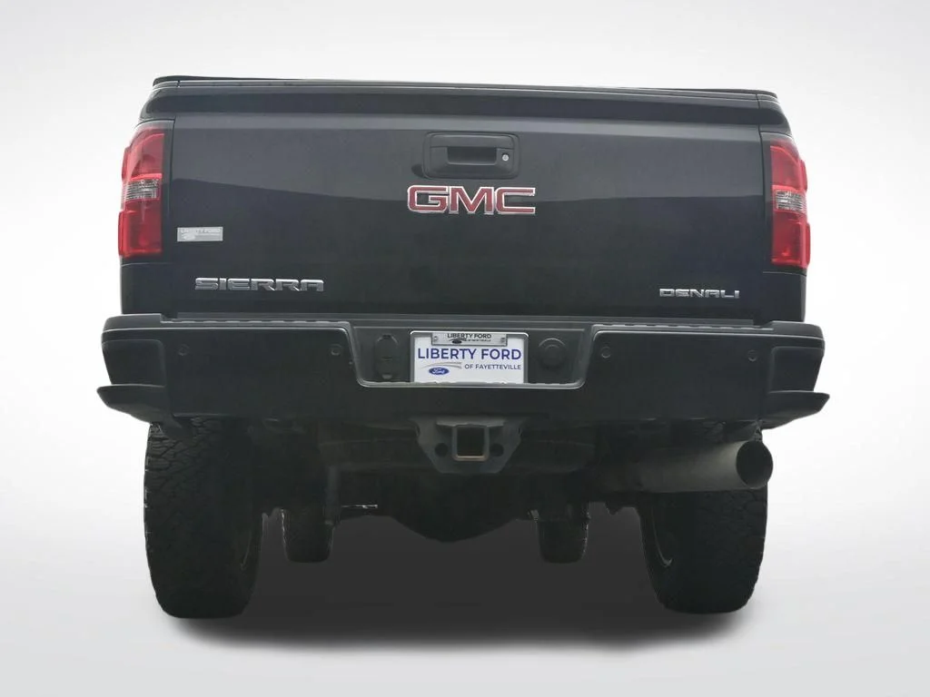 Used 2019 Black GMC Denali image 37