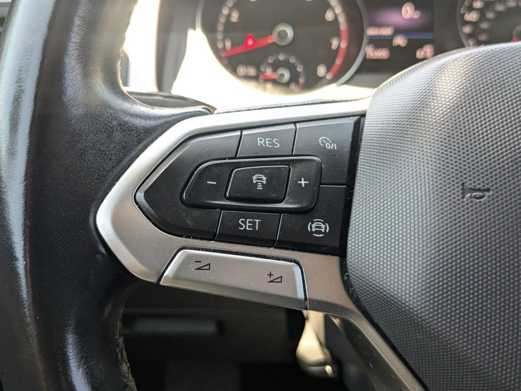 Used 2020  Volkswagen 3.6L V6 SE w/Technology image 21
