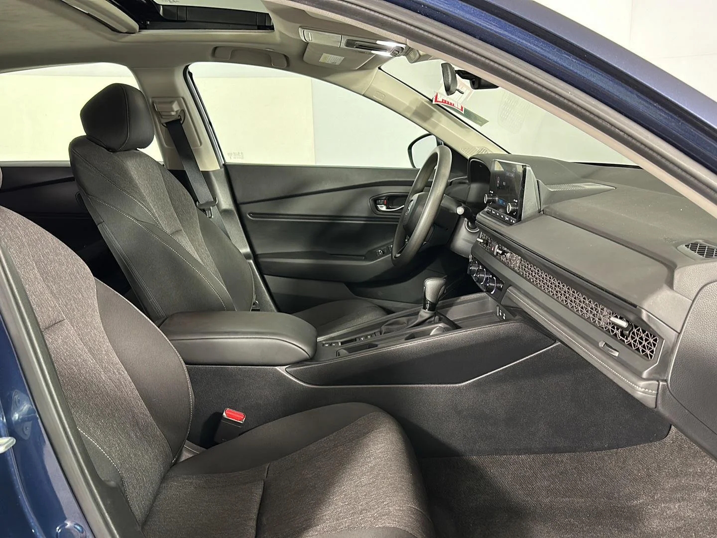 Used 2023 Canyon River Blue Metallic Honda EX image 25