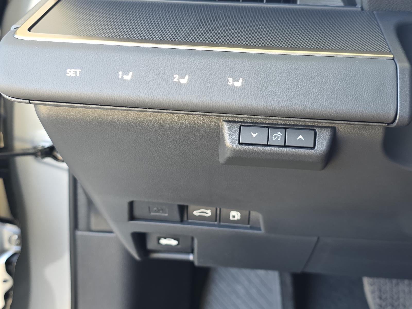 New 2026 Iridium Lexus ES 350h PREMIUM+ image 27