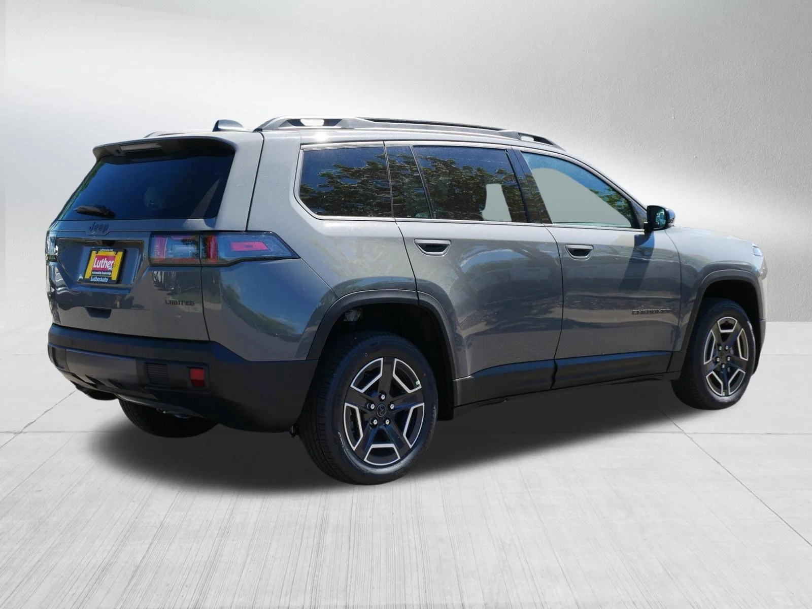 New 2026 Sting-Gray Clear-Coat Exterior Paint Jeep Limited image 7
