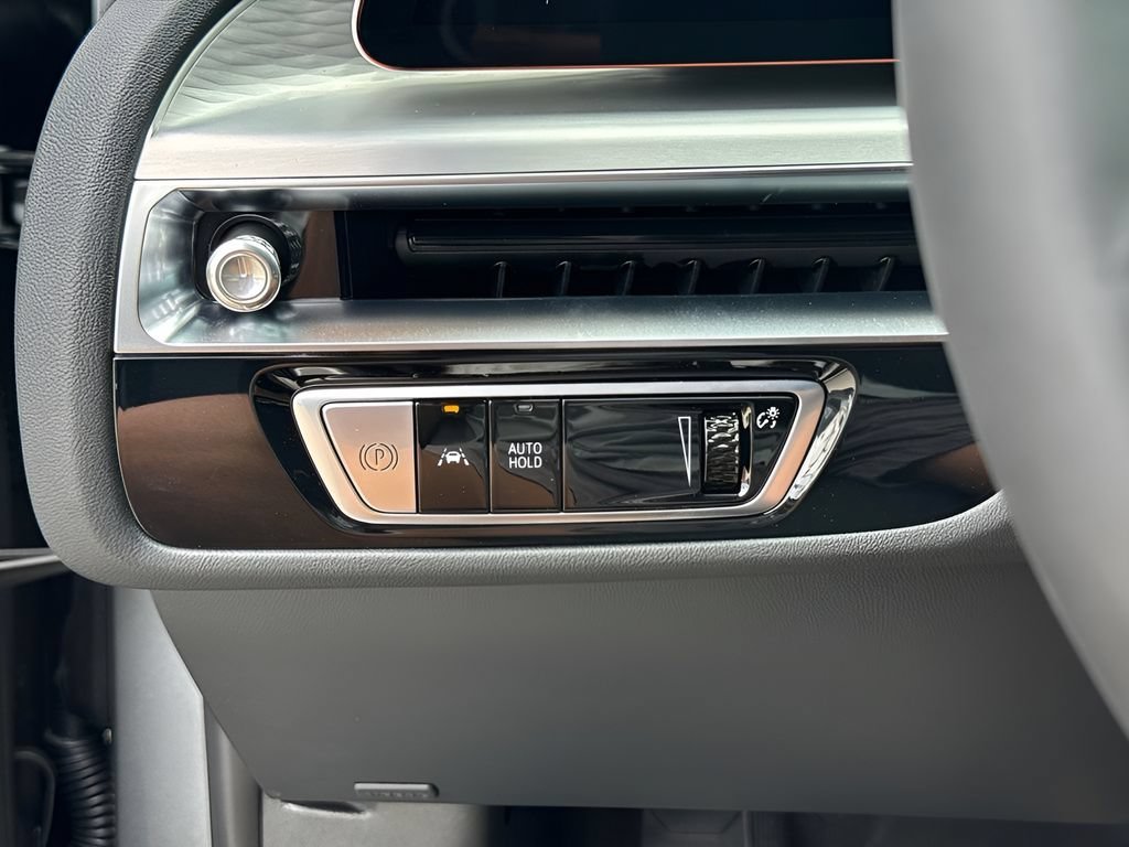 2027 Cadillac LYRIQ Premium Luxury - Photo 19