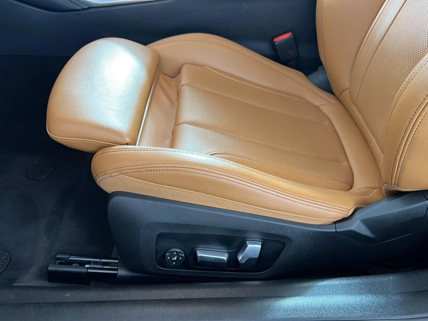 Used 2022 Aventurin Red Metallic BMW M440i xDrive image 15
