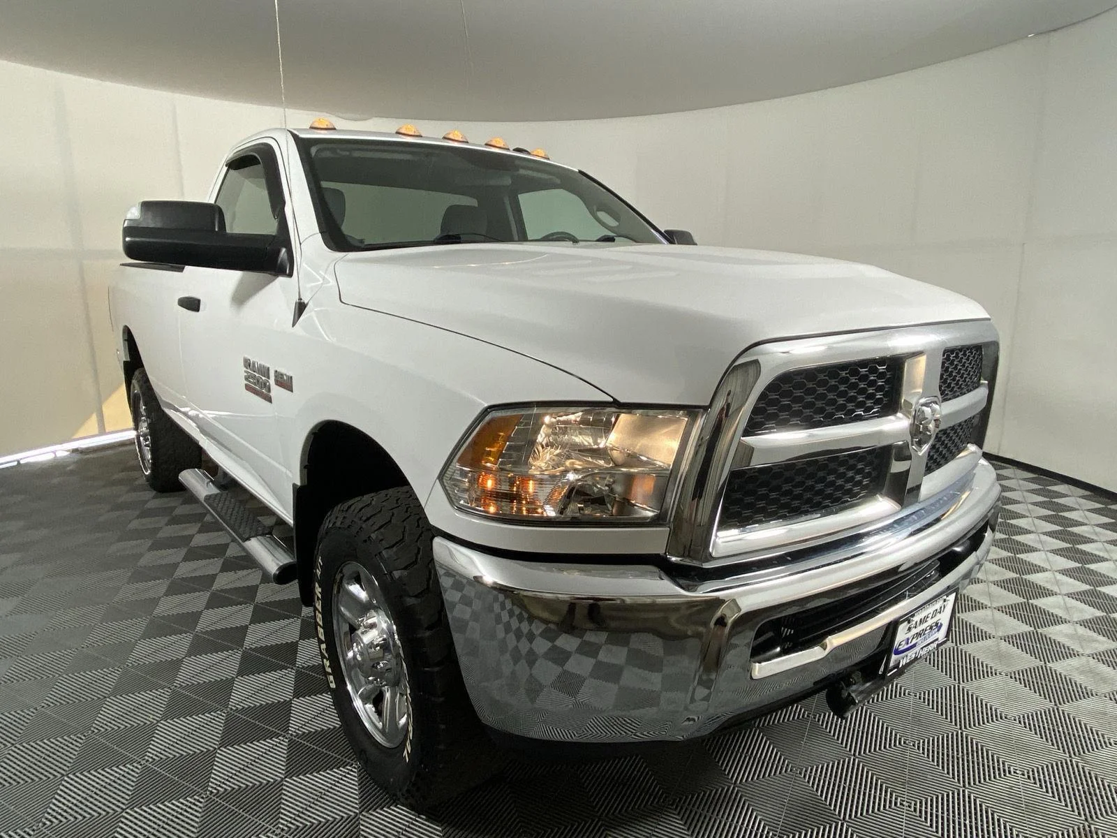 Used 2017 Bright White Clearcoat Ram Tradesman image 9