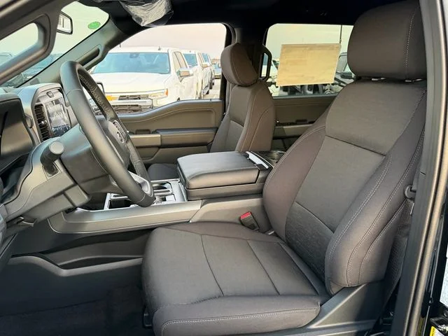 New 2026 Agate Black Metallic Ford XLT image 7