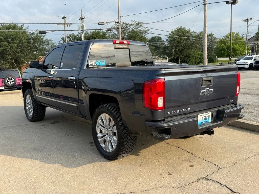 Used 2018 Blue Chevrolet LTZ image 9