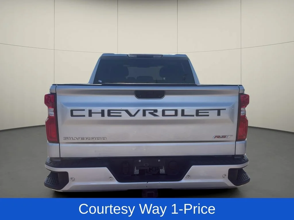 Used 2022 Silver Ice Metallic Chevrolet RST image 8