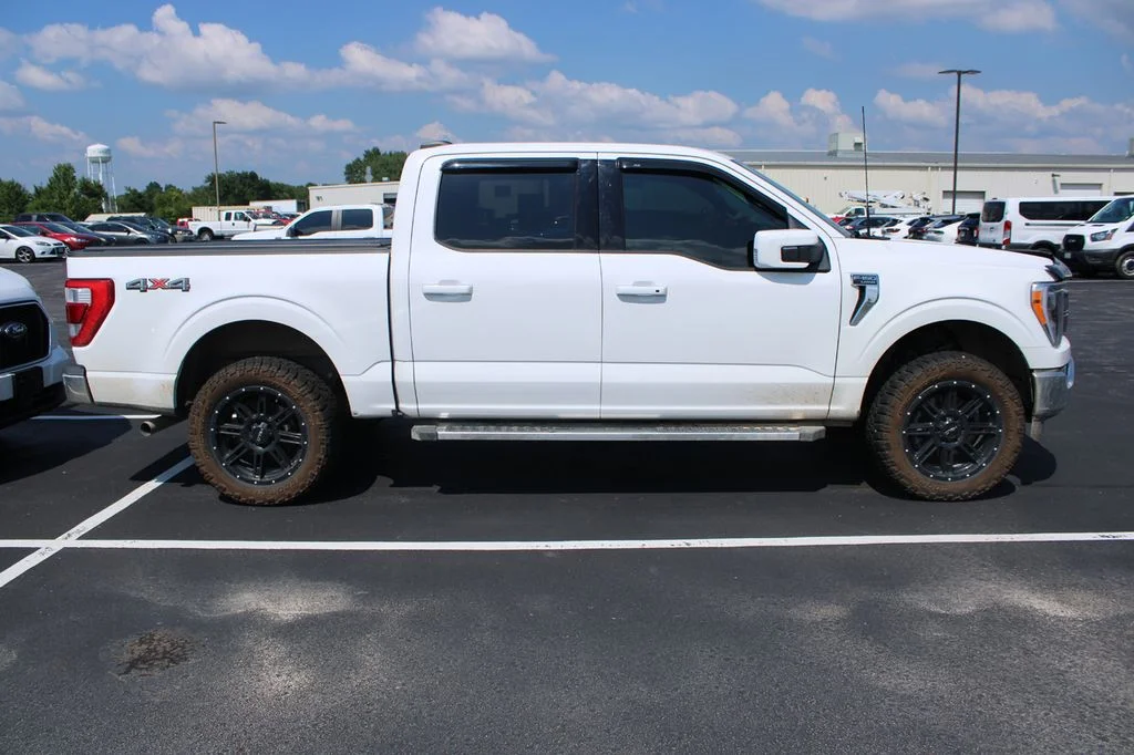Used 2022 Oxford White Ford Lariat image 4