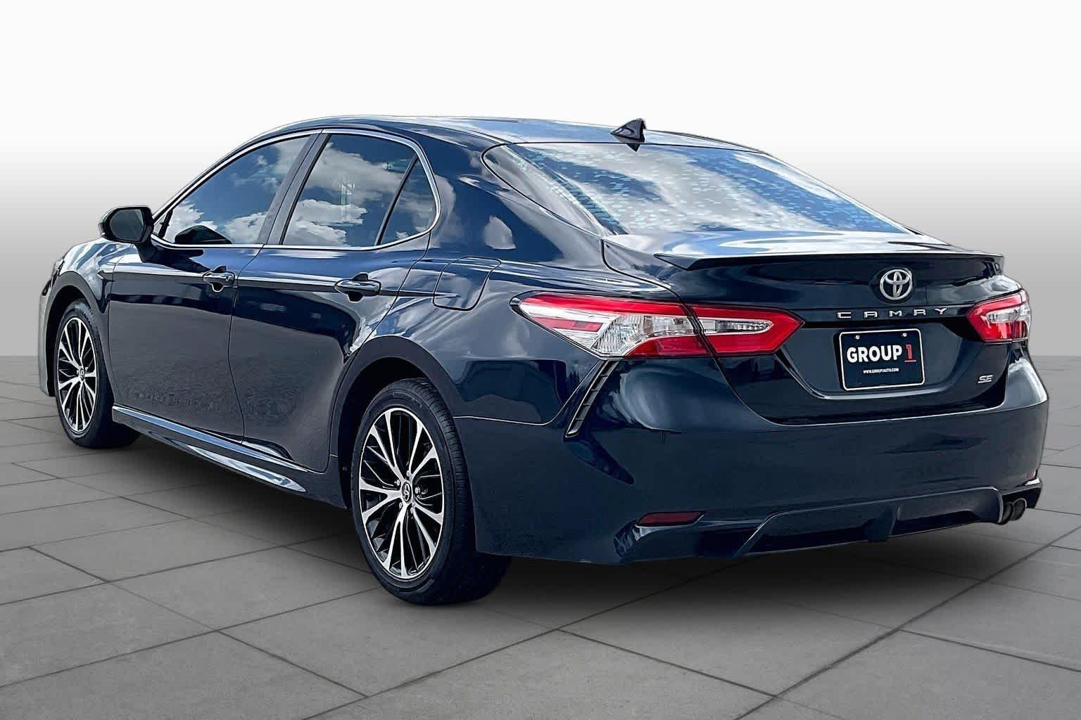 Used 2020 Galactic Aqua Mica Toyota SE image 12
