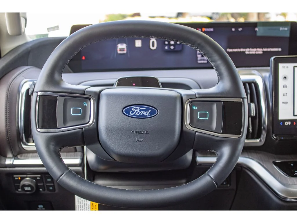 New 2026 Star White Metallic Tri-Coat Ford Platinum® image 48