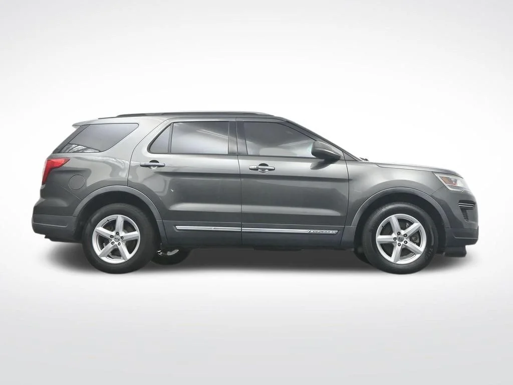 Used 2019 Gray Ford XLT image 34