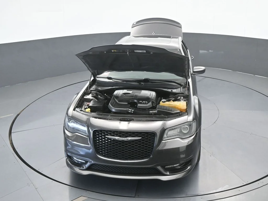 Used 2020 Granite Crystal Metallic Clearcoat Chrysler S image 72