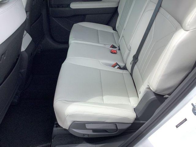 New 2026 White Hyundai SEL image 10