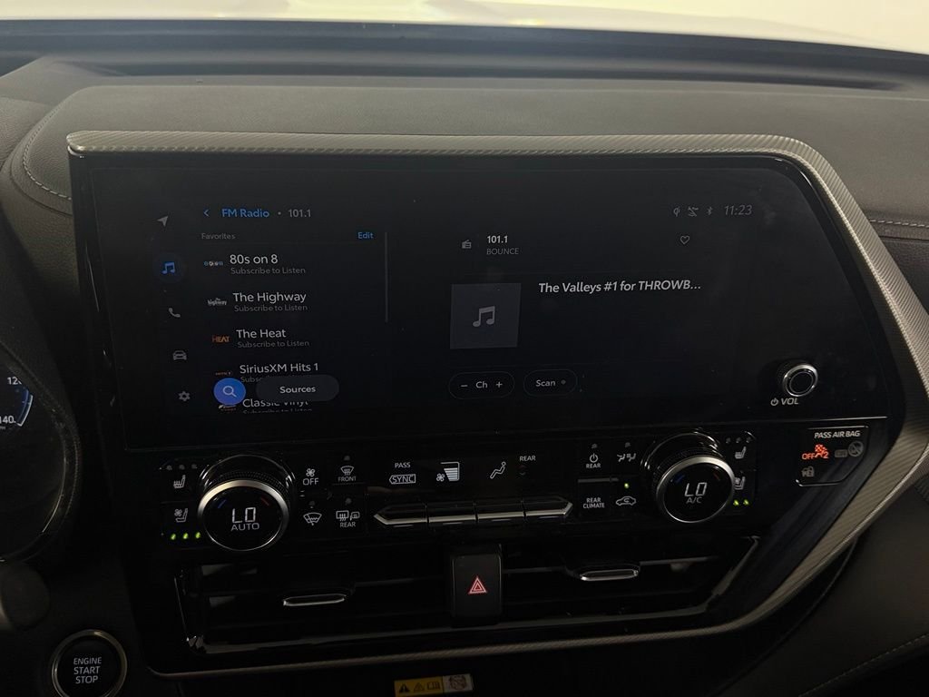 2024 Toyota Highlander Platinum - Photo 16