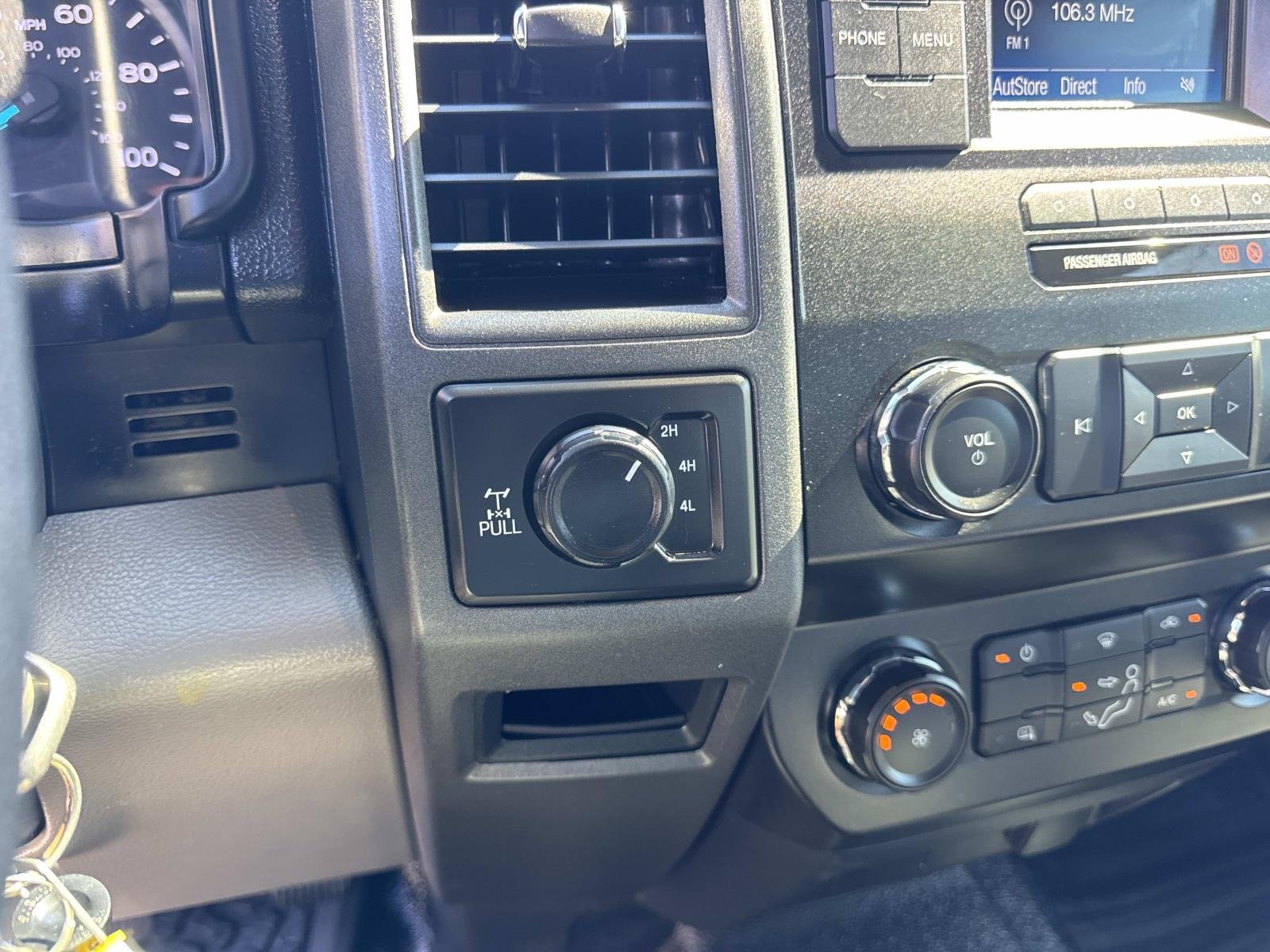 Used 2019 Oxford White Ford XL image 26