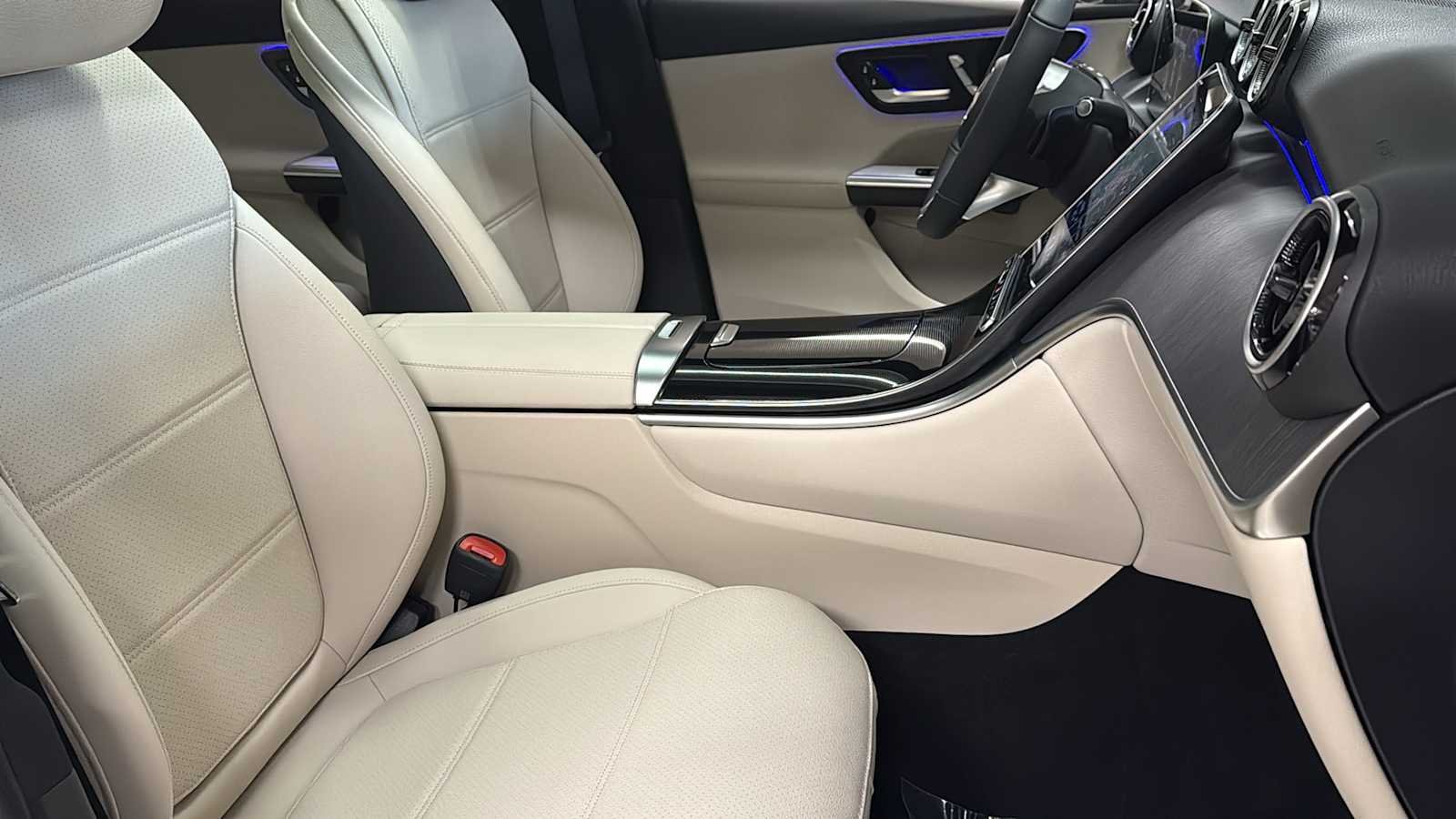 New 2027 MANUFAKTUR Alpine Grey Mercedes-Benz GLC 300 image 37
