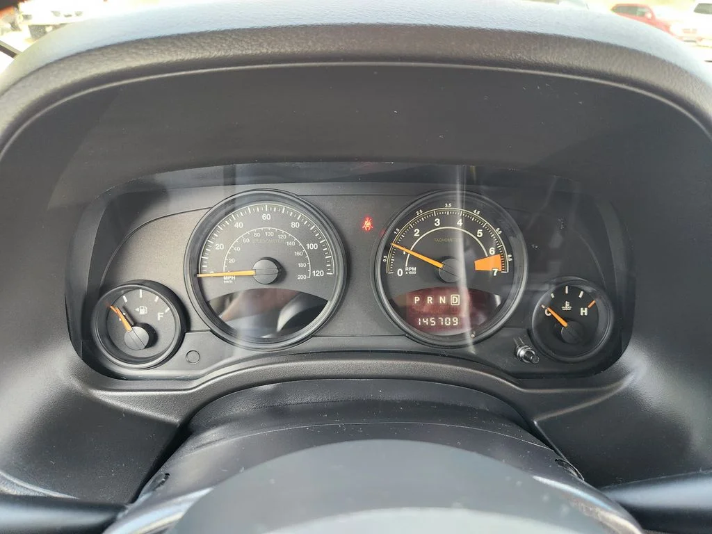 Used 2015 Gray Jeep Sport image 9