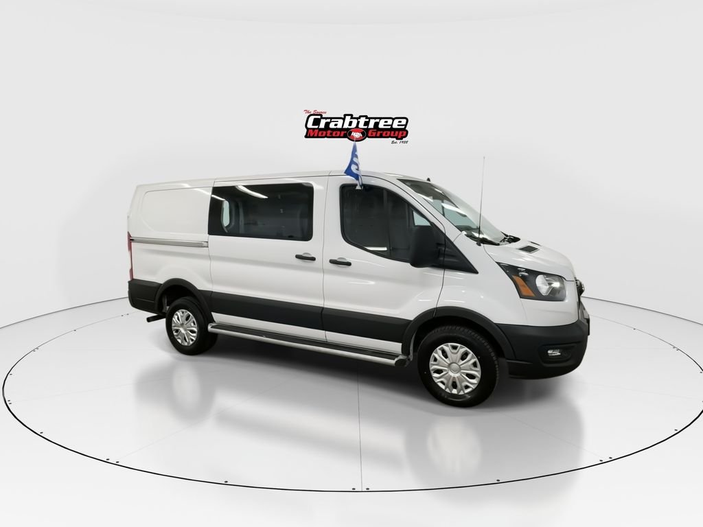 Used 2025 White Ford Base image 2