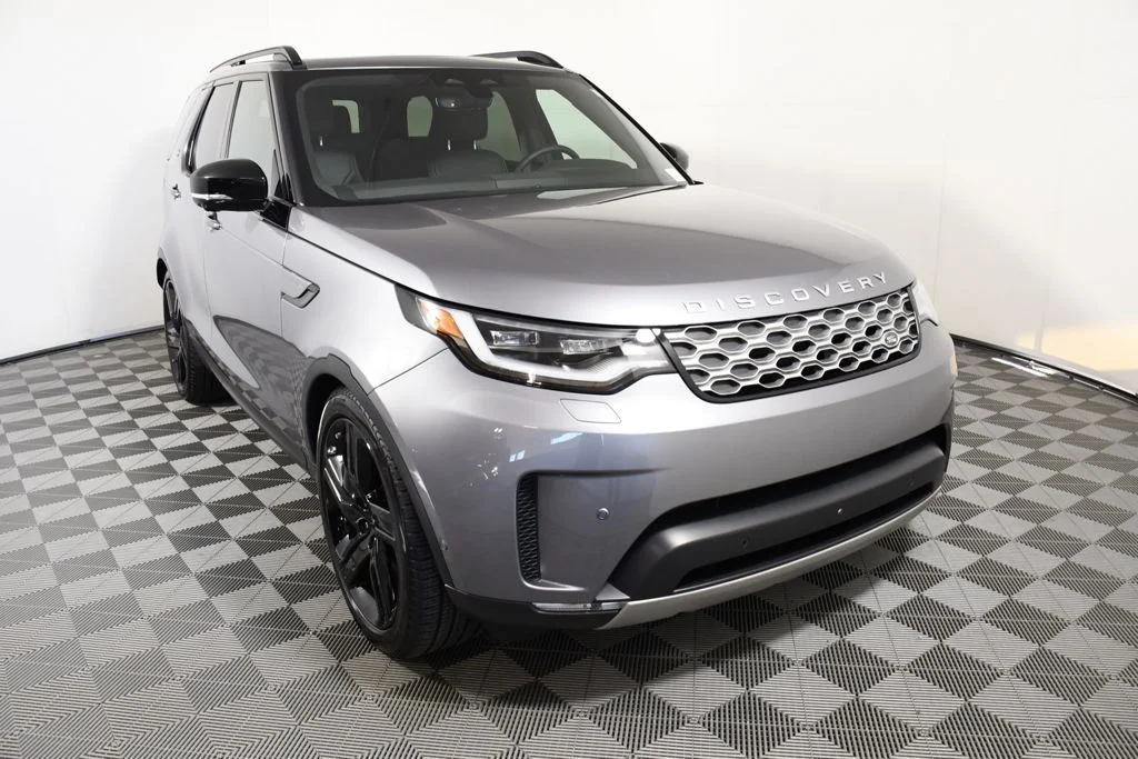 Certified Used 2025 Eiger Grey Metallic Land Rover S image 9