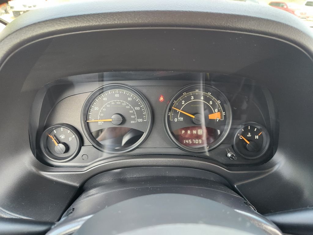 Used 2015 Gray Jeep Sport image 9